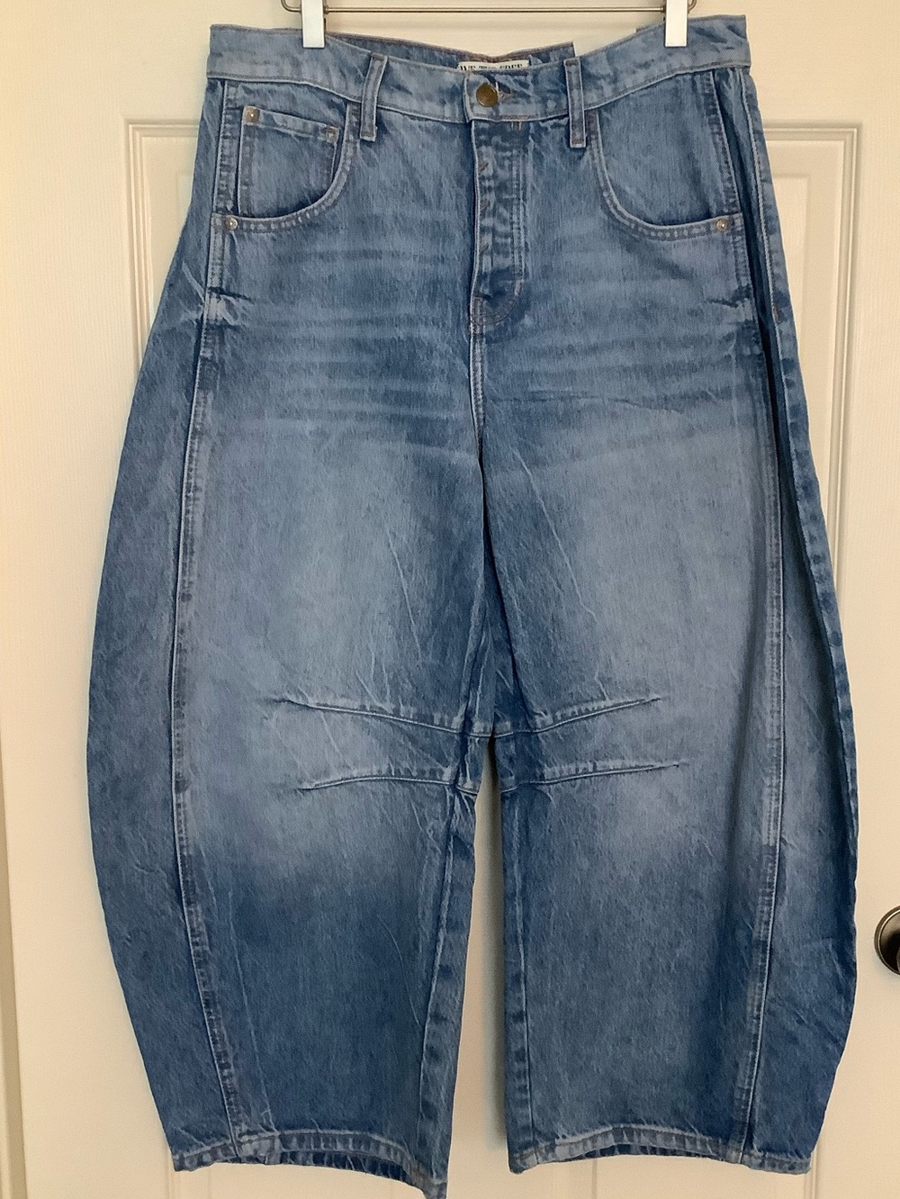 We the Free (NWT) Good Luck Mid Rise Barrel Leg Jeans - Picture 3 of 10